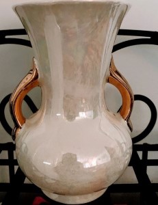 GLASS DOUBLE HANDLE VASE