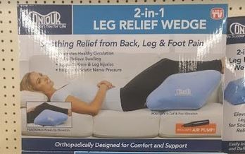 CONTOUR 2-IN-1 LEG RELIEF PILLOW