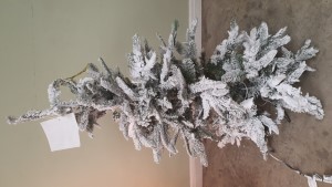 FLOCKED PRE-LIT CHRISTMAS TREE | 4FT | 296TIPS
