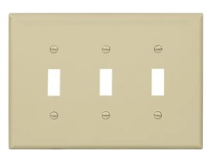 CW WALLPLATE 3G TOGGLE POLY IVO