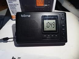 BORNE PORTABLE RADIO AM/FM